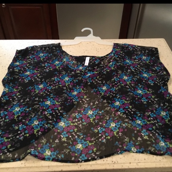 Xhilaration Tops - 🎁CLEARANCE - any 4 clearance items for $15